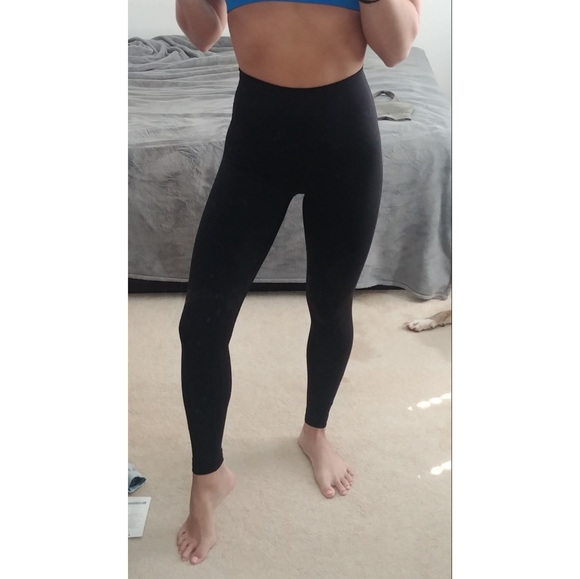 High Waisted Workout Leggings - Picture 3 of 4